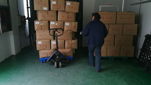 康躍<strong>獸藥瓶</strong>發(fā)貨